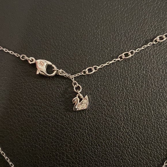 SWAROVSKI CRYSTAL Lucky Clover necklace with box EUC - Picture 4 of 6